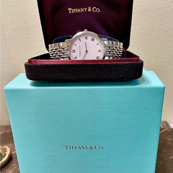 Tiffany & Co. Unisex Watch Classic Roman Numeral Design. Needs new battery. - Picture 3 of 12